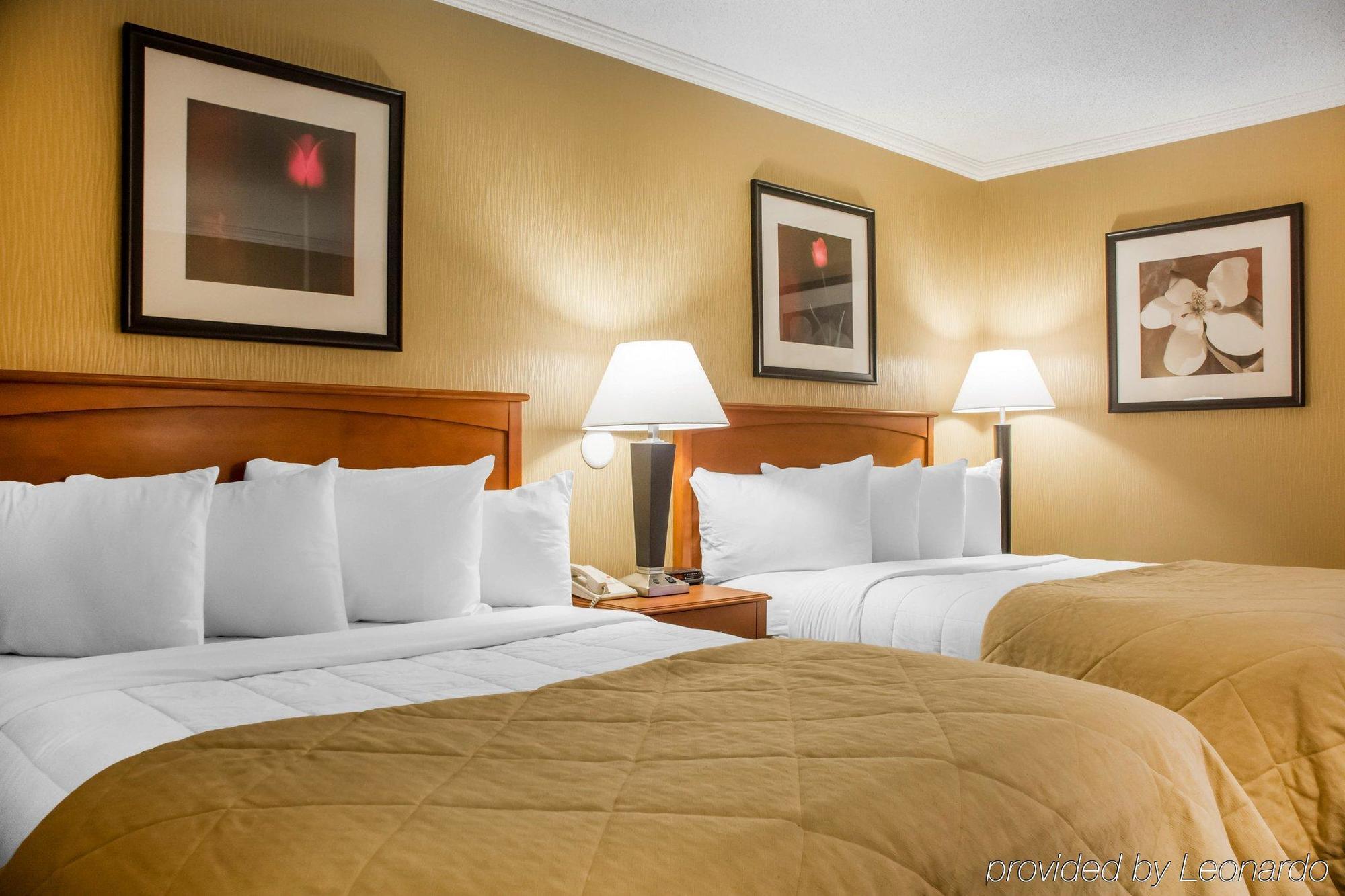 Clarion Hotel & Suites Riverfront Oswego Exteriör bild