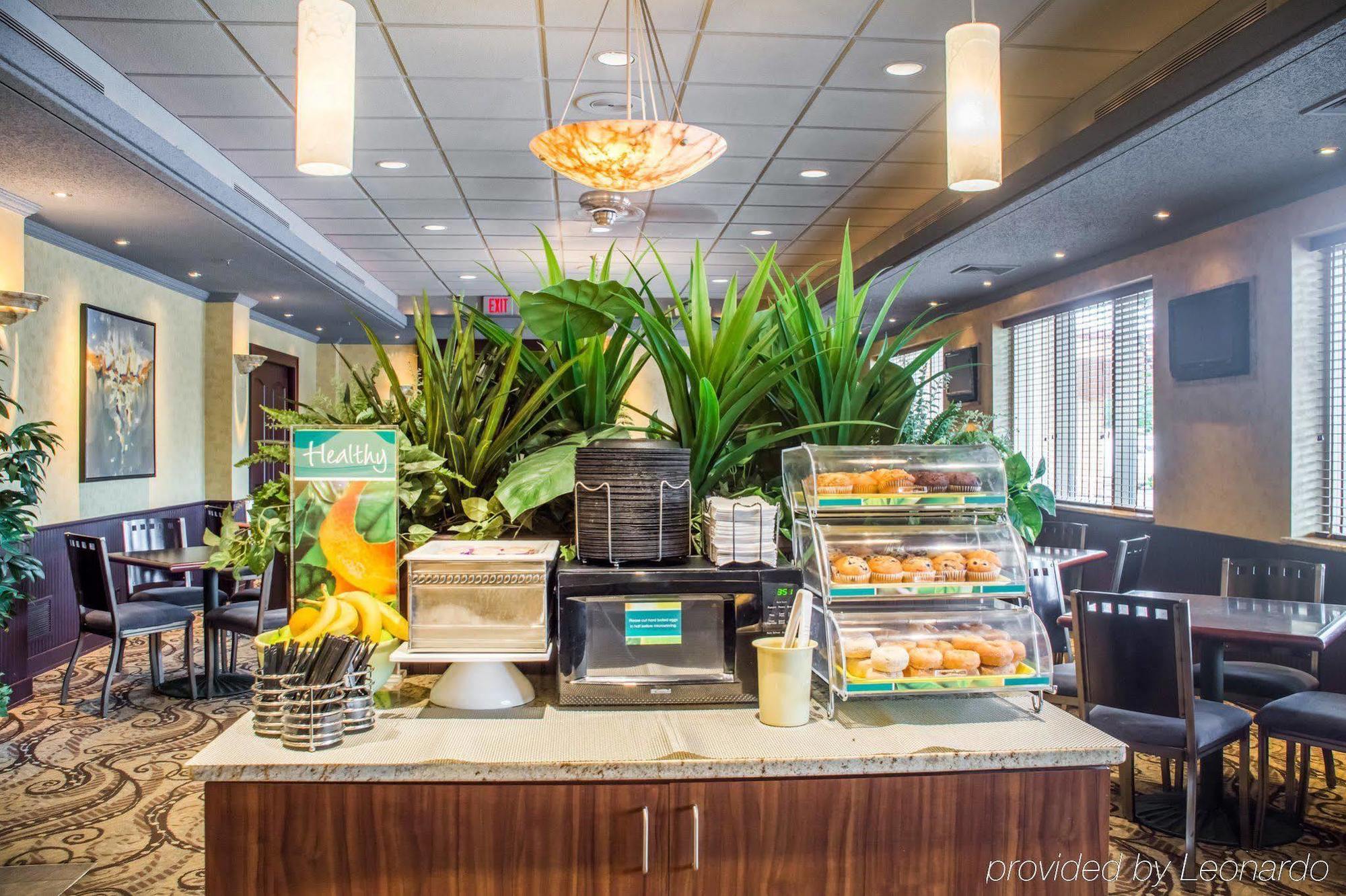 Clarion Hotel & Suites Riverfront Oswego Exteriör bild
