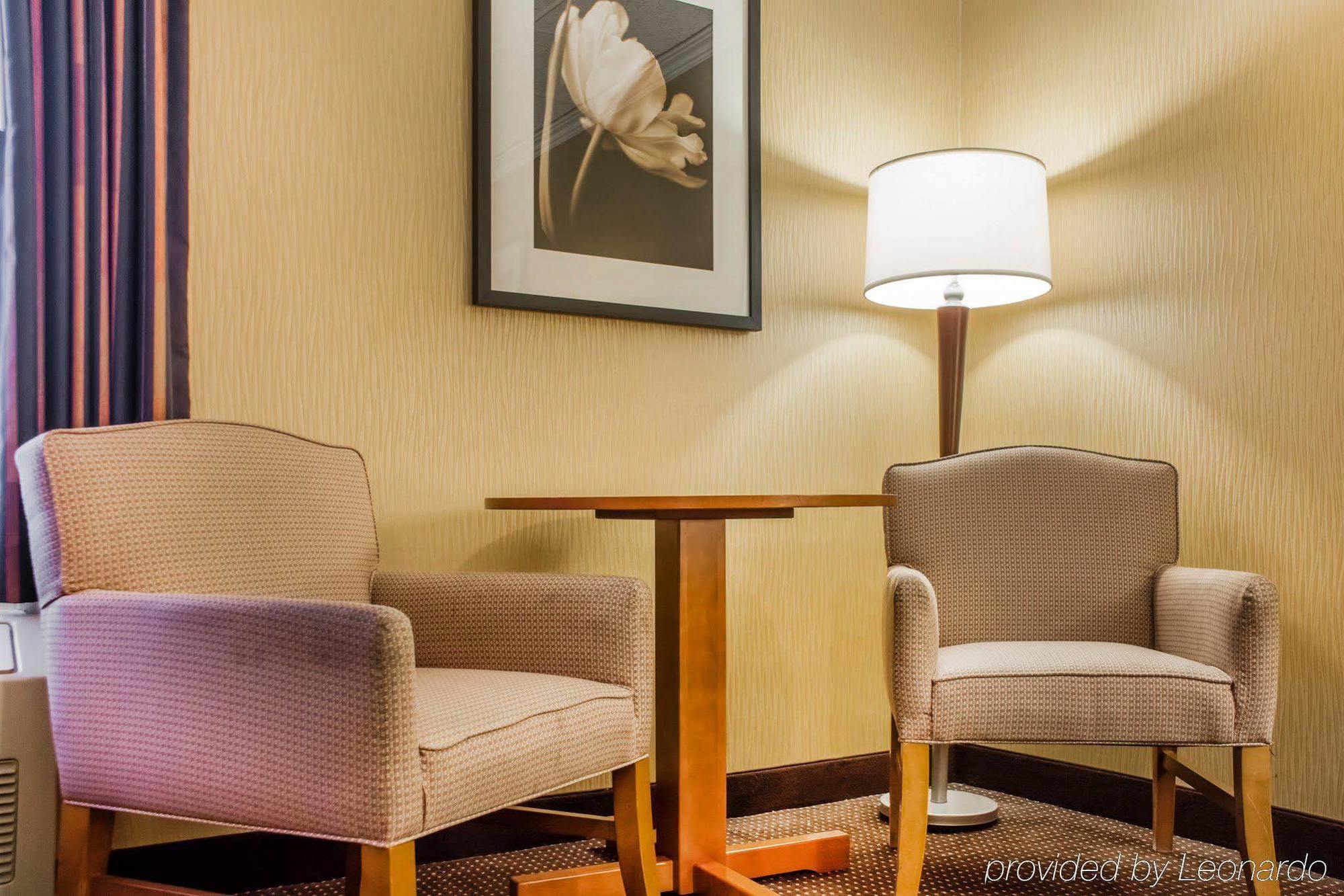 Clarion Hotel & Suites Riverfront Oswego Exteriör bild