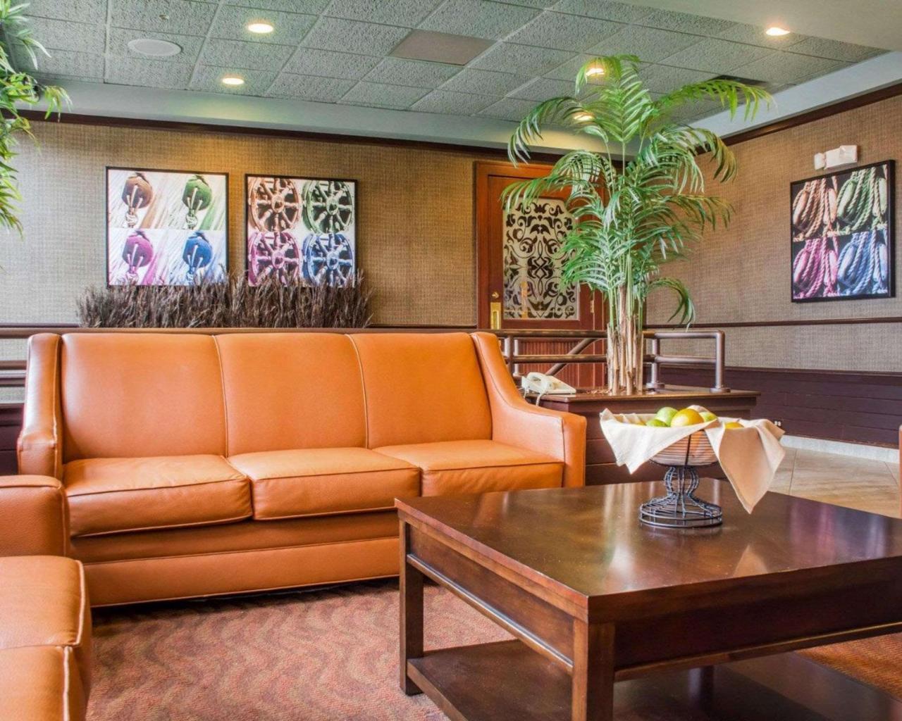 Clarion Hotel & Suites Riverfront Oswego Exteriör bild